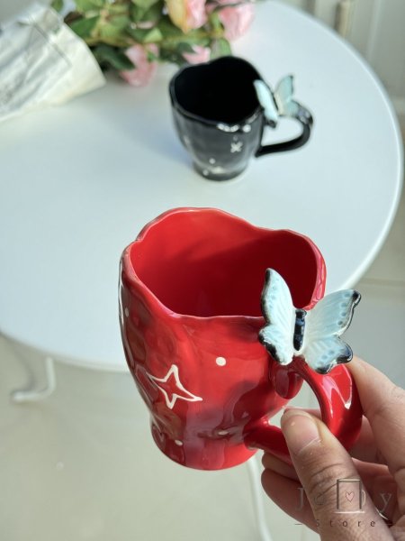 احمر